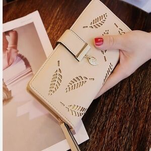 Long Leaf Bifold Wallet- Tan Women's Clutch
